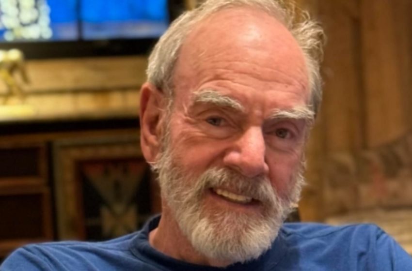  Musiklegende der 70er tritt nach Parkinson-Diagnose vom Rampenlicht zurück!: Sehen Sie, was passiert ist!