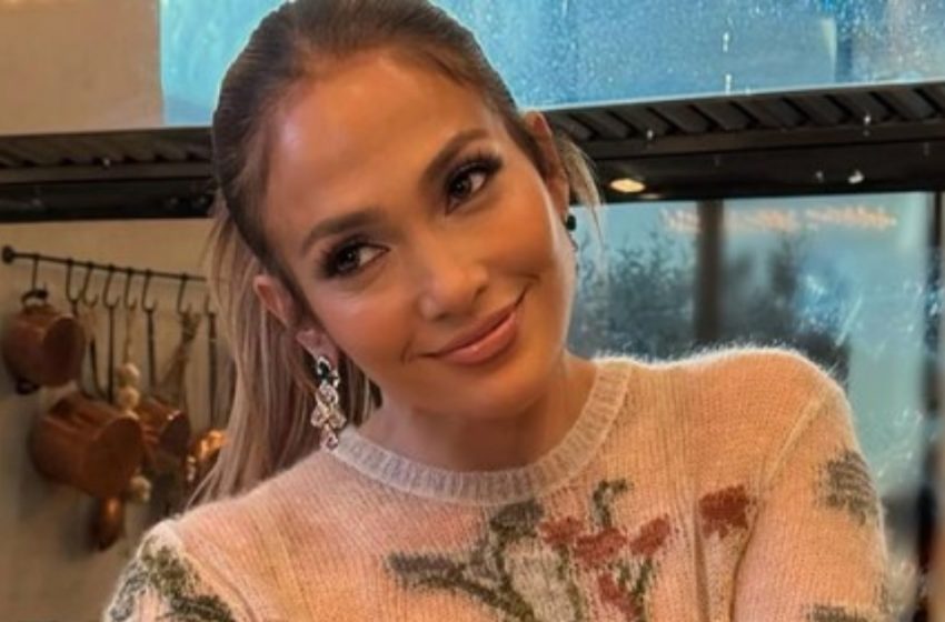  „Wenn ein Thirst Trap eine Person wäre“: Jennifer Lopez zieht alle Blicke in einem gewagten durchsichtigen Top auf sich!