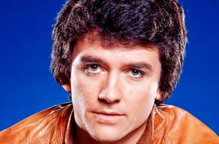  ’80er-TV-Ikone findet mit 71 Jahren nach 43 Jahren Ehe wieder die Liebe: Ihre Namen und Fotos!