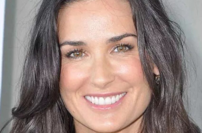  „Hat diesen seltsamen Wangenfüller entfernt“: Demi Moore, 62, begeistert Fans mit ihrem neuen Look!
