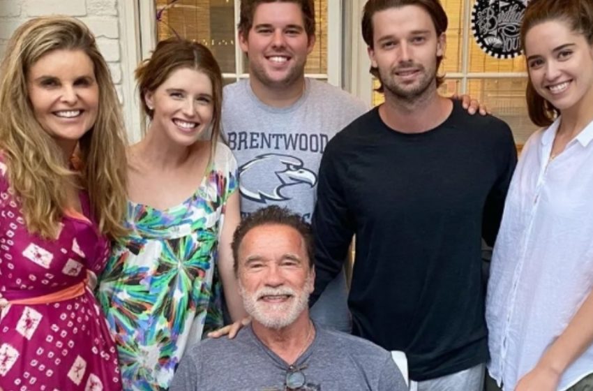  Noch nie gesehene Fotos von Arnold Schwarzenegger schmelzen Herzen an seinem 78. Geburtstag!: Sieh dir die Bilder an!