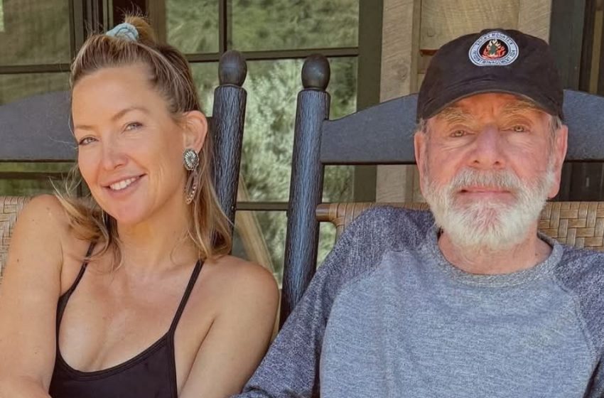  Kannst du sie erkennen? Zwei zeitlose Ikonen, die in einem seltenen Moment zusammen gesehen wurden!