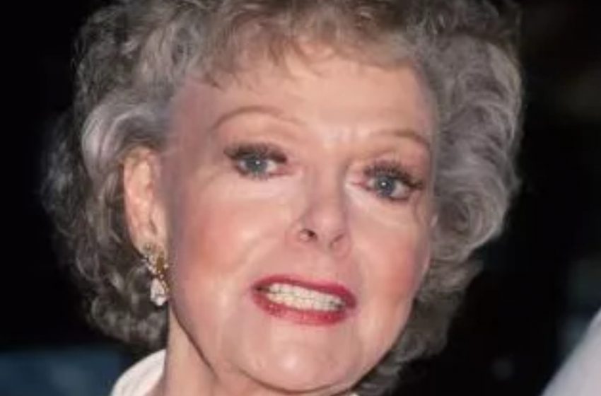  „Immer noch umwerfend“: Amerikas geliebte Space-Mom begeistert alle mit 97!