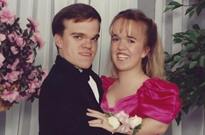  Die größte Familie von kleinwüchsigen Menschen der Welt: Lernt das Paar mit Zwergwuchs und ihre 5 Kinder kennen!