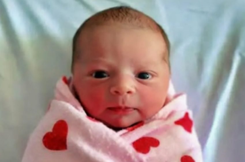  Nachdem unser Baby geboren war, sah ich meinen Mann mit einem anderen Mann, der es hielt!: Also folgte ich ihm und entdeckte die Wahrheit